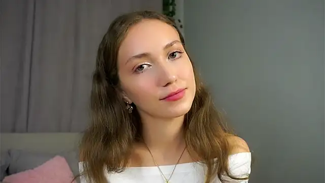 ZeniaBolich online show from 11, 9, 2025