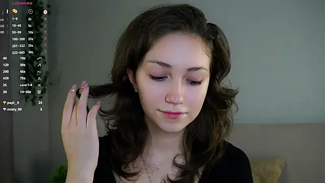 ZeniaBolich online show from 2, 12, 2025