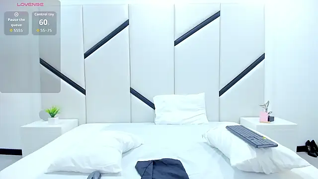 Snapshot of GeraldineSandoval chatting on 13, 11, 2025 GeraldineSandoval online show from 13, 11, 2025