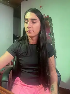 lola diez online show from 8, 10, 2025