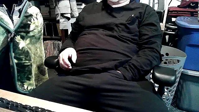 Snapshot of georgew62 chatting on 2, 11, 2025 georgew62 online show from 2, 11, 2025