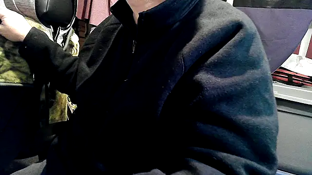 Snapshot of georgew62 chatting on 14, 12, 2025 georgew62 online show from 14, 12, 2025