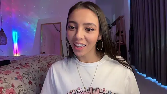 Snapshot of keirasworld chatting on 8, 6, 2026 keirasworld online show from 8, 6, 2026