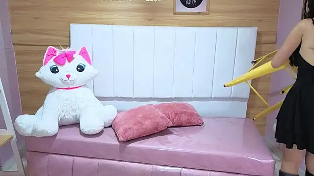 bella vibess s online show from 23, 4, 2026