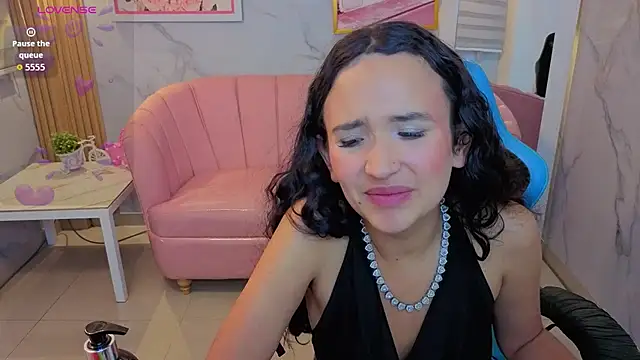 Snapshot of bella_vibess_s chatting on 5, 6, 2026 bella vibess s online show from 5, 6, 2026