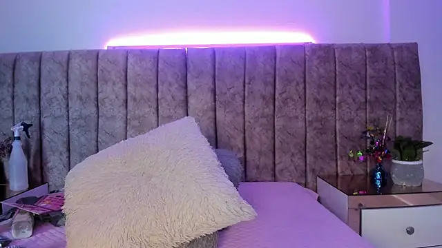 Ambeer fox  online show from 20, 4, 2026