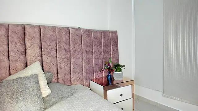 Ambeer fox  online show from 22, 4, 2026