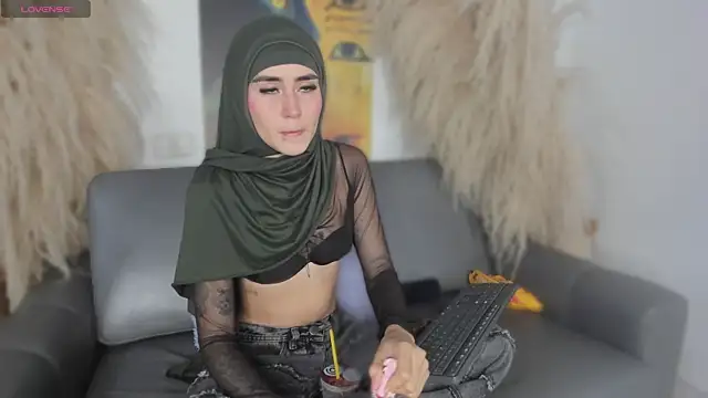 seraphine arabic online show from 13, 4, 2026