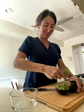 Snapshot of NurseStephania chatting on 16, 9, 2025 NurseStephania online show from 16, 9, 2025