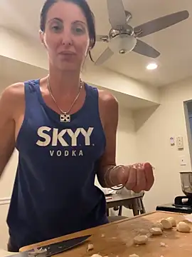 Snapshot of NurseStephania chatting on 22, 9, 2025 NurseStephania online show from 22, 9, 2025