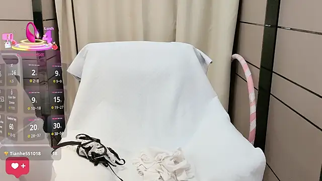 Snapshot of _Ling_Ling chatting on 31, 10, 2025 Ling Ling online show from 31, 10, 2025