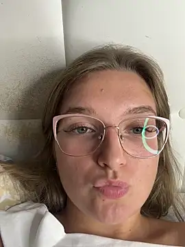 Bellatrisssaa online show from 16, 9, 2025