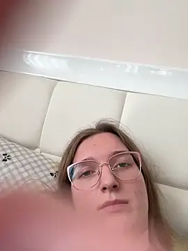 Bellatrisssaa online show from 6, 3, 2026