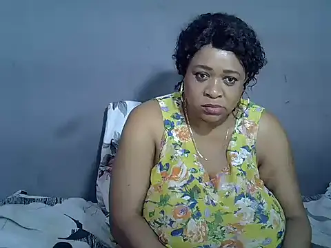 Snapshot of BUSTY_QUEEEN chatting on 27, 11, 2025 BUSTY QUEEEN online show from 27, 11, 2025