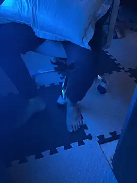 Snapshot of THEDICKBOY17 chatting on 11, 9, 2025 THEDICKBOY17 online show from 11, 9, 2025