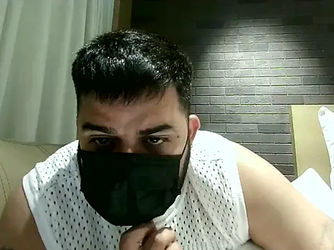 Snapshot of THEDICKBOY17 chatting on 5, 10, 2025 THEDICKBOY17 online show from 5, 10, 2025