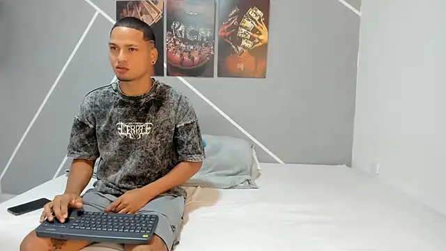 Sexy777Couple online show from 30, 4, 2026