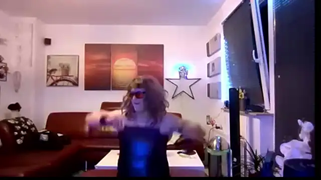 hellgirl1980 online show from 22, 4, 2026