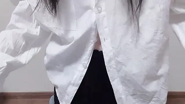 Snapshot of Queen_ww chatting on 23, 11, 2025 Queen ww online show from 23, 11, 2025