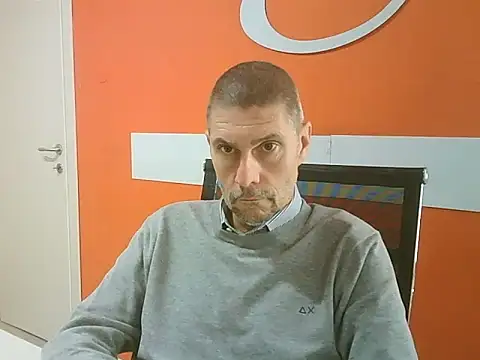 Snapshot of max79ve31 chatting on 12, 11, 2025 max79ve31 online show from 12, 11, 2025