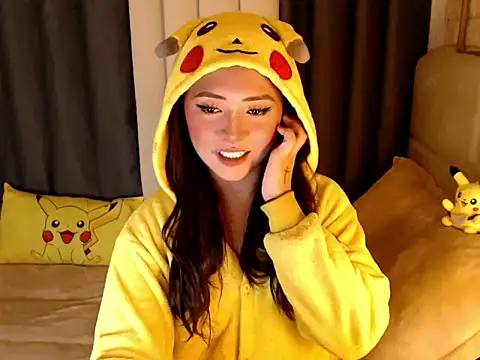 yourdevilsweettsx online show from 20, 4, 2026