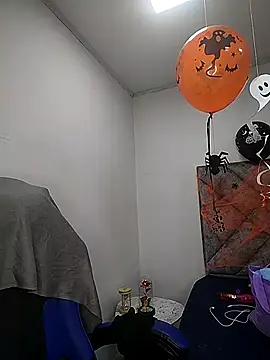 Shantey Laurent online show from 29, 10, 2025