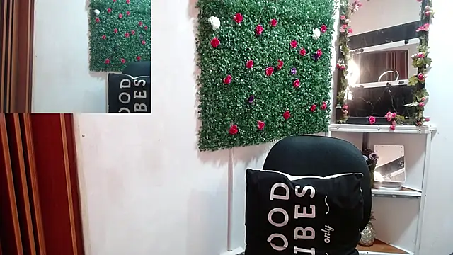 Snapshot of MIA__SPENCER chatting on 9, 9, 2025 MIA SPENCER online show from 9, 9, 2025