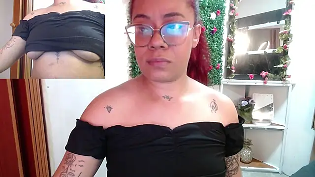 Snapshot of MIA__SPENCER chatting on 15, 9, 2025 MIA SPENCER online show from 15, 9, 2025