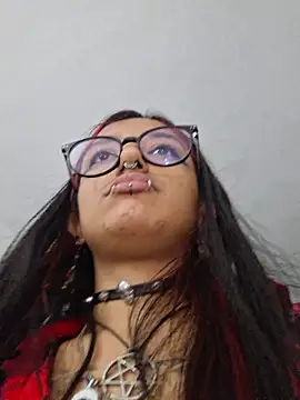 carolinerue online show from 25, 4, 2026