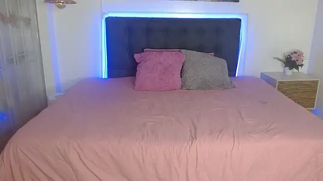  Luna Vixen online show from 23, 9, 2025