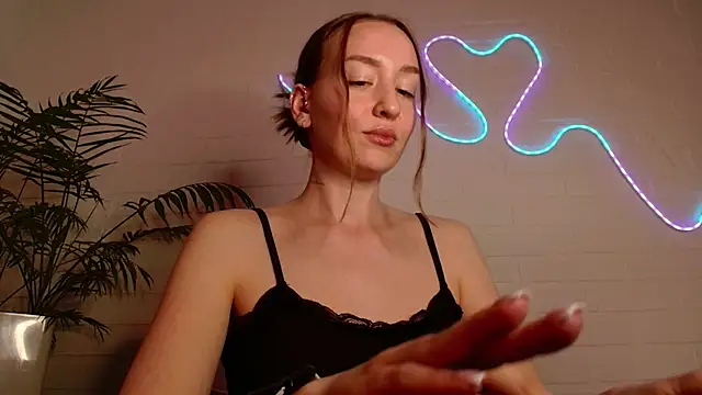 WhitePrincessLuna online show from 19, 4, 2026