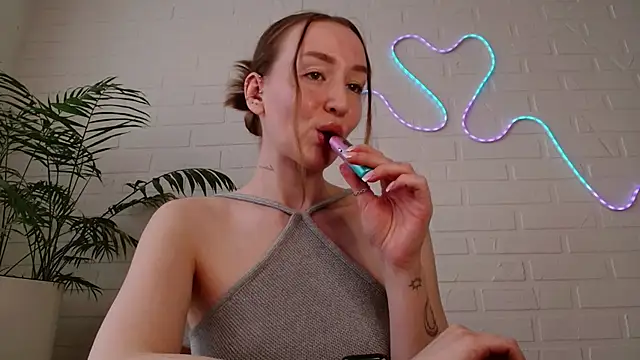 WhitePrincessLuna online show from 28, 4, 2026