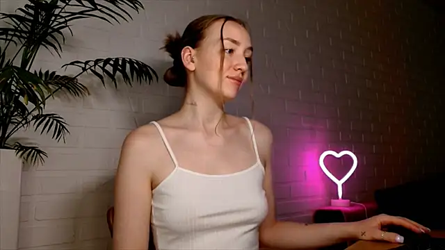 WhitePrincessLuna online show from 20, 7, 2026