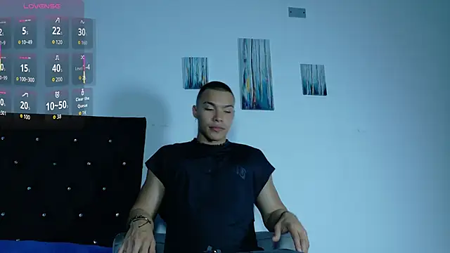 adriel escalante online show from 24, 4, 2026