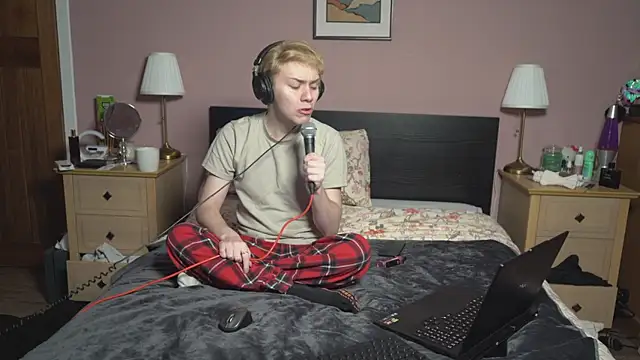 scottishtwink01 online show from 9, 1, 2026