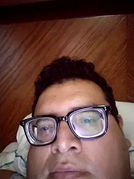 Santiagoqro85 online show from 2, 10, 2025