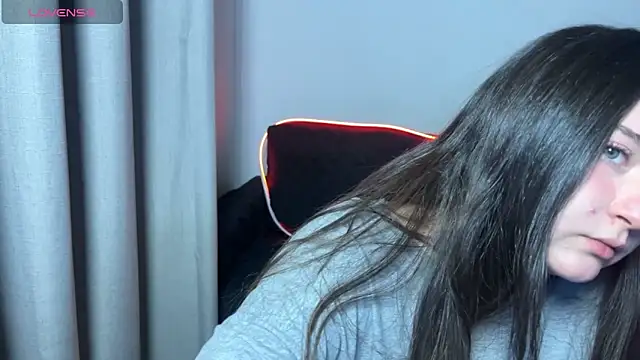 Snapshot of valentinauwu chatting on 19, 10, 2025 valentinauwu online show from 19, 10, 2025