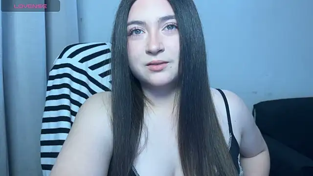 Snapshot of valentinauwu chatting on 1, 12, 2025 valentinauwu online show from 1, 12, 2025