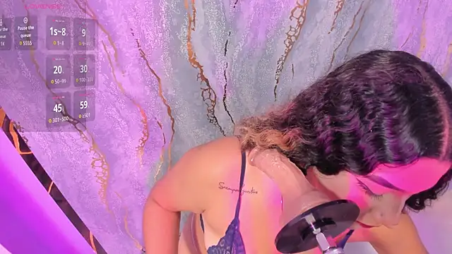 Snapshot of mia_cataleiya chatting on 7, 10, 2025 mia cataleiya online show from 7, 10, 2025