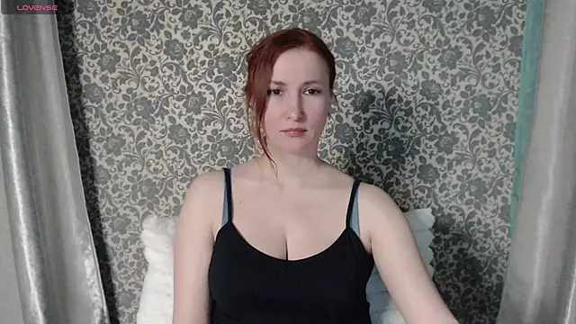 Snapshot of LesanaMagic chatting on 7, 2, 2025 LesanaMagic online show from 7, 2, 2025