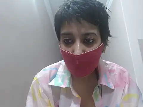 Snapshot of suzen_night chatting on 23, 11, 2025 suzen night online show from 23, 11, 2025