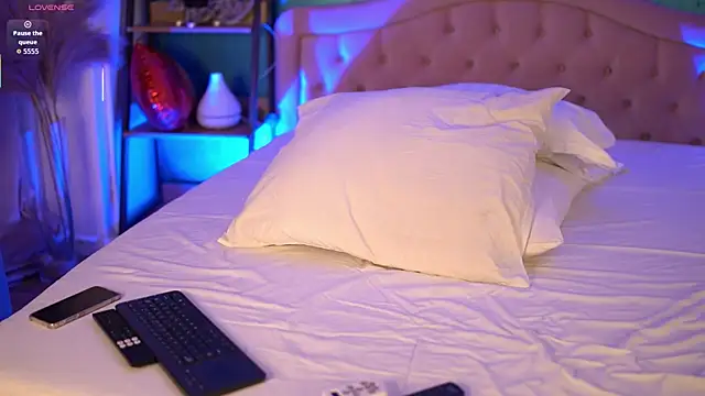 Bella Jonnes online show from 26, 4, 2026