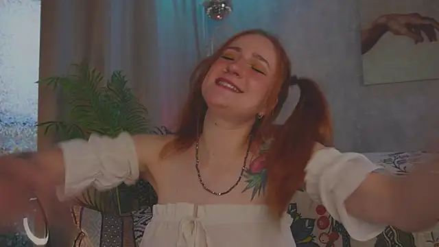 Snapshot of Charming_winky chatting on 4, 10, 2025 Charming winky online show from 4, 10, 2025