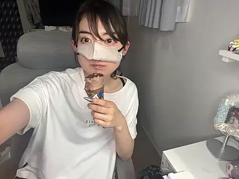 Snapshot of naginagisan chatting on 15, 6, 2026 naginagisan online show from 15, 6, 2026