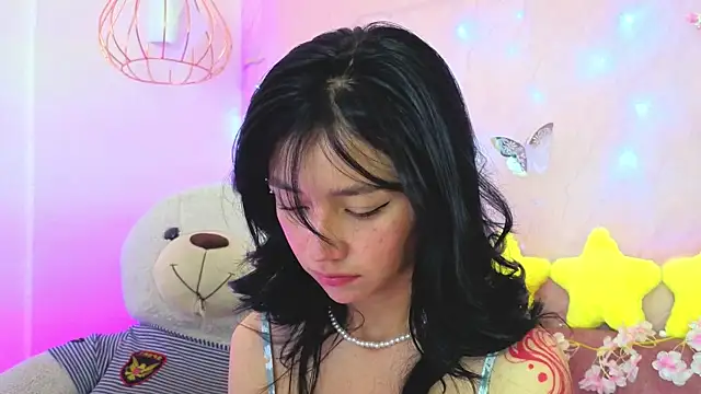 april bennett online show from 20, 4, 2026