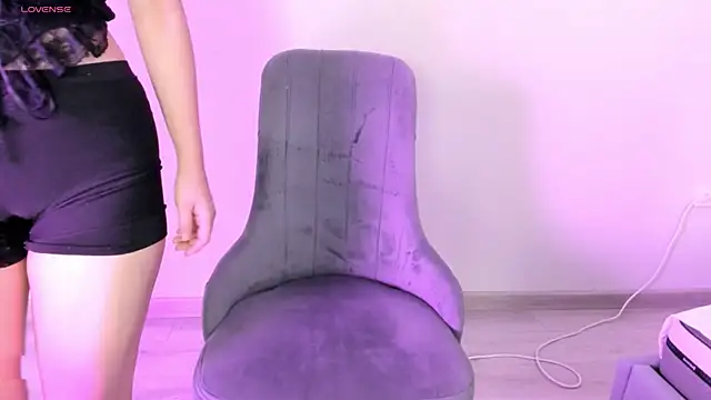 yanyaan online show from 3, 10, 2025