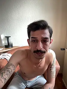 bisexevaa online show from 15, 4, 2026