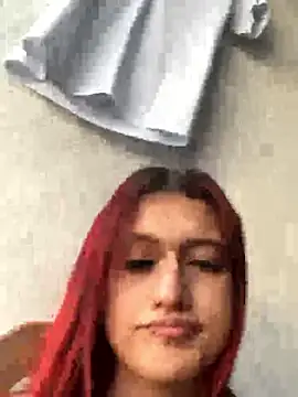 Caroline daring online show from 4, 3, 2026