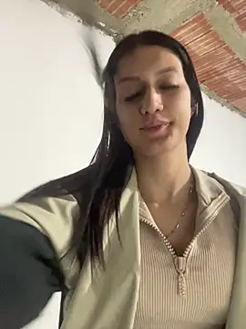 Snapshot of Caroline_daring chatting on 5, 6, 2026 Caroline daring online show from 5, 6, 2026