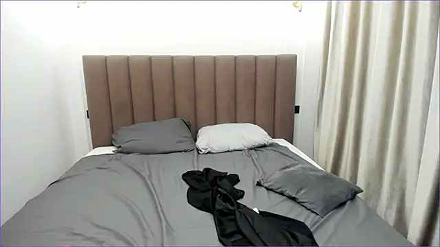 Snapshot of Maakimita chatting on 25, 11, 2025 Maakimita online show from 25, 11, 2025